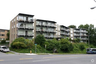 Building Photo - Fairway Apartments