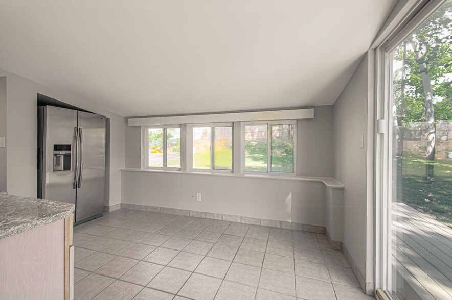 Building Photo - 3138 W 43rd Ave