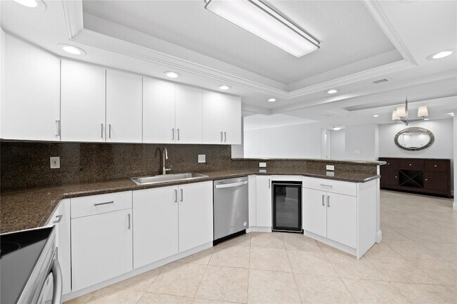 Building Photo - 3500 Galt Ocean Dr