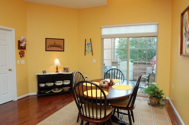 Building Photo - 8336 Verbena Ln