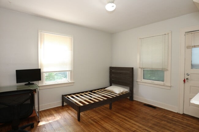 Building Photo - 3 Bedroom Home Near Purdue!