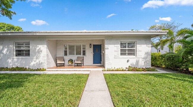 Building Photo - 611 N Palmway
