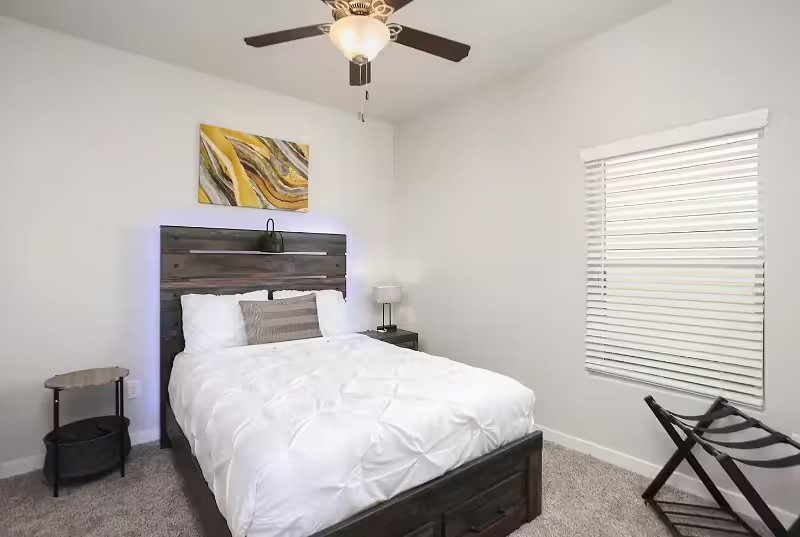 Bravo-2 (Private) Full (Double) Bed w/Closet Private Bath Suite - 850 E Erie Ave