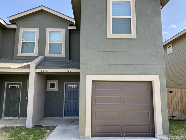Primary Photo - 6958 Lakeview Dr.