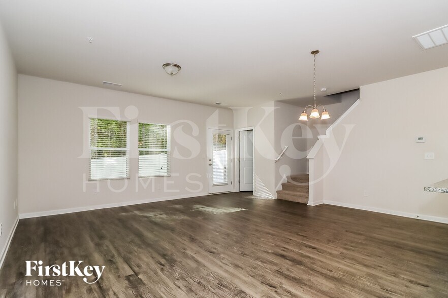 Building Photo - 2092 Cypress Village Dr NW