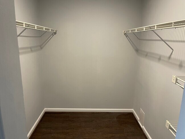 Large walk-in closet in each bedroom - 610 Pylon Ct
