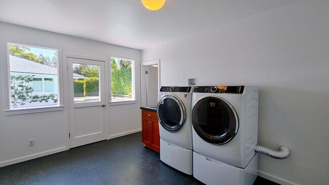 Building Photo - Broadmoor Mid-Century 3 Bedroom Ranch With...