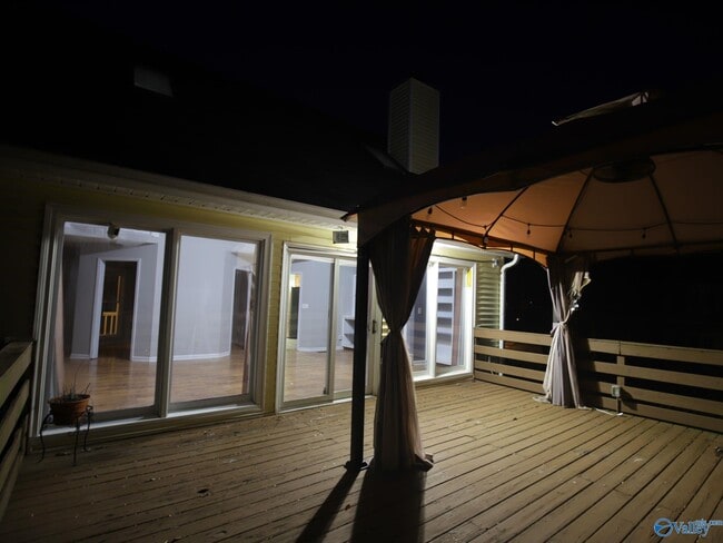 Building Photo - 104 Victoria Dr