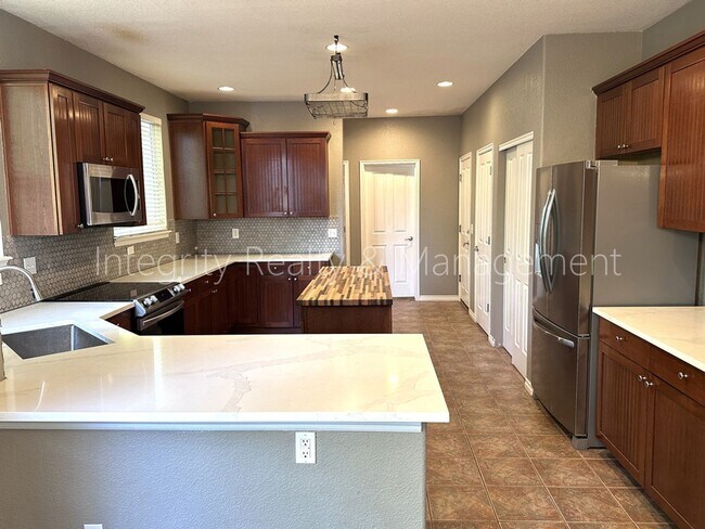 Building Photo - 10644 Wildhurst Cir