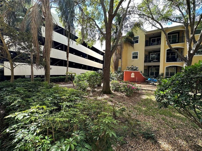 Building Photo - 1910 E Palm Ave