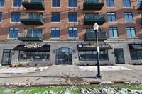 Building Photo - 160 S River St