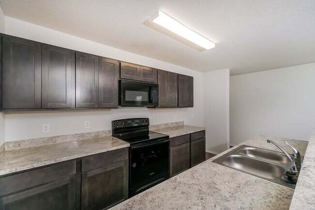 Building Photo - 9410 Somers Bend