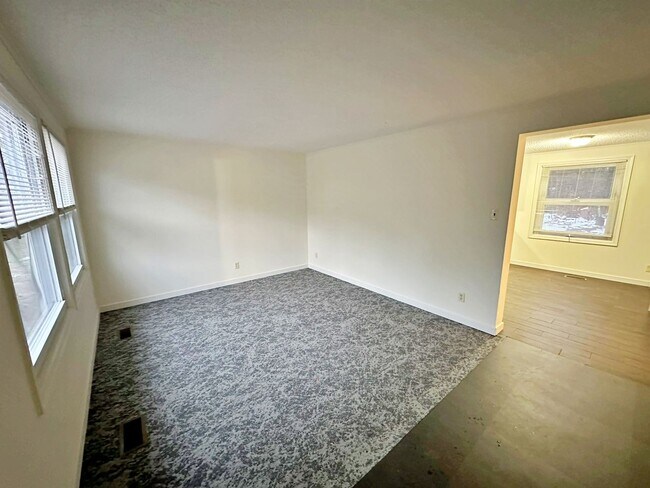 Building Photo - Renovated Rancher with 3 Bedrooms & 2 Baths!