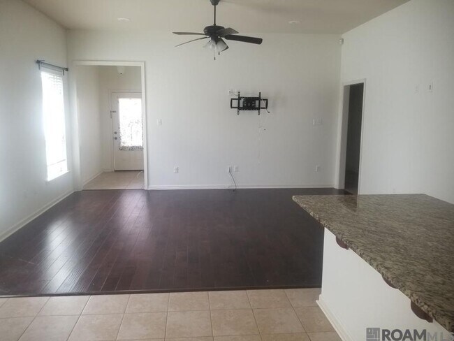 Building Photo - 510 Greenwich Dr