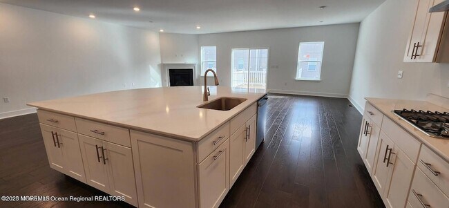 Building Photo - 3105 Aviator Ave