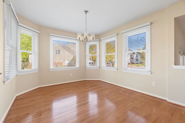 Building Photo - 1073 Heatherwood Dr