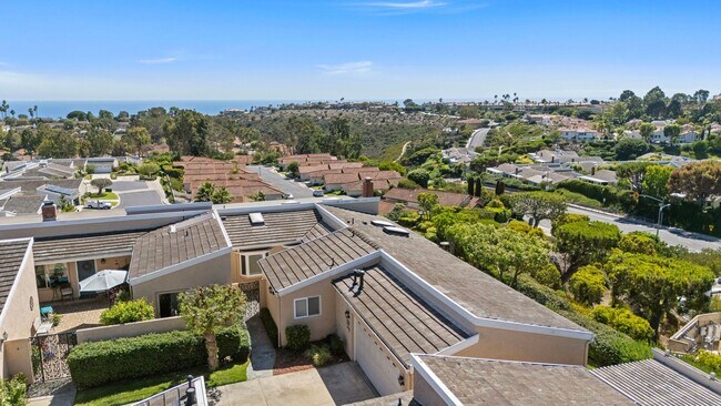 Building Photo - Stunning *VIEW* home for rent in desirable...