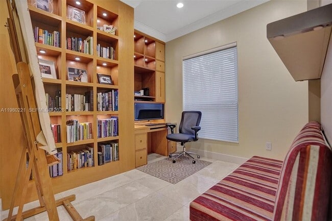 Building Photo - 1529 Shoreline Way