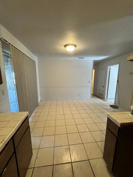 Building Photo - 9131 Port Hudson Dr