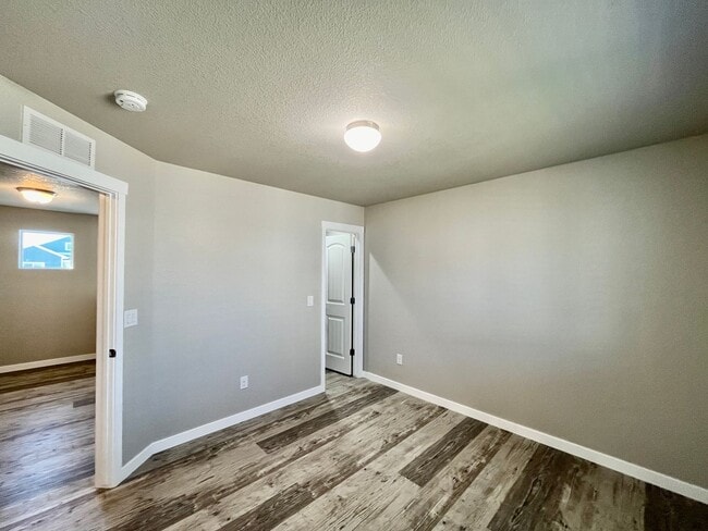 Building Photo - Beautiful 3 Bedroom Home in Lorson Ranch!