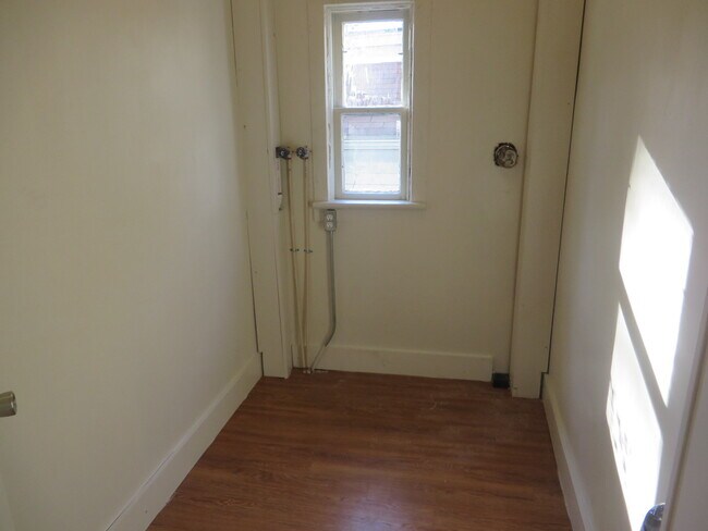 Building Photo - 1235 Swinney Ave
