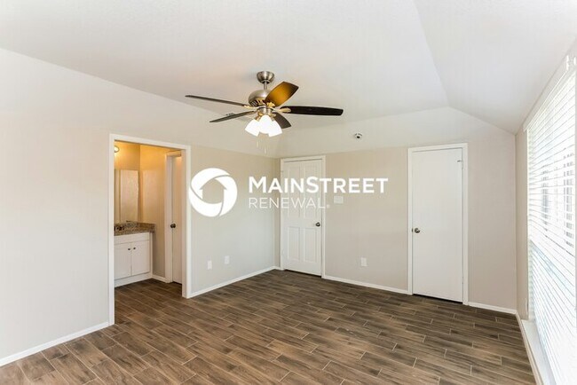 Building Photo - 817 Barcelona Cir