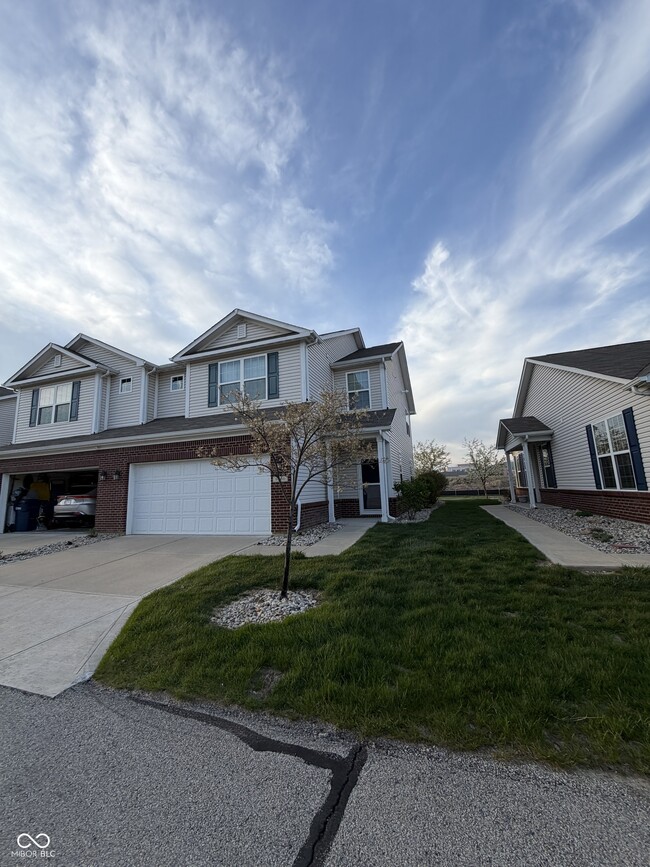 Building Photo - 9660 Angelica Dr