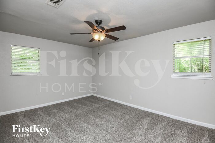 Building Photo - 5241 Ruston Ave