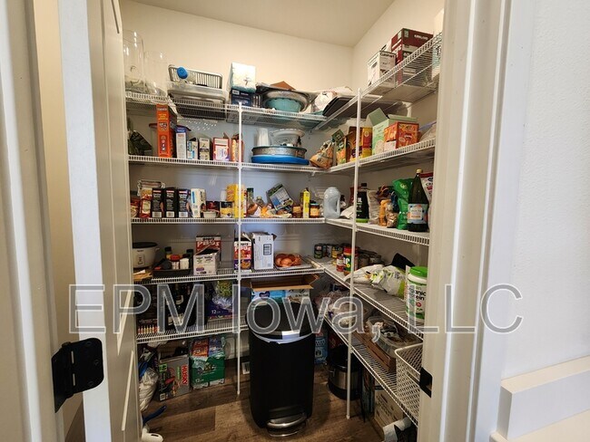 Building Photo - 114 Dogwood Ln