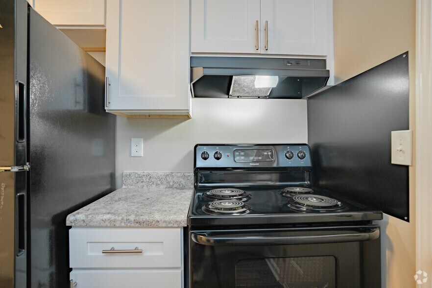 1BR, 1BA - 775SF - Kitchen - Alturas Smyrna