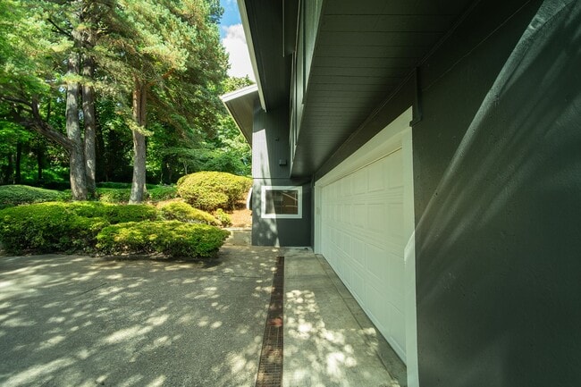 Building Photo - Greenleaf House: A Sustainable and Eco-Friendly Home!