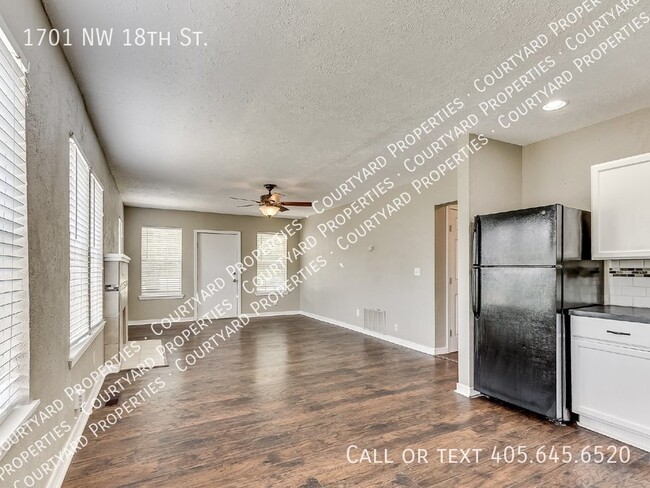 Building Photo - Beautiful 2 bed, 2 bath updated duplex in ...