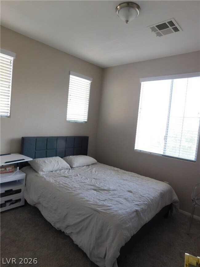 Building Photo - 3965 Palm Beach St