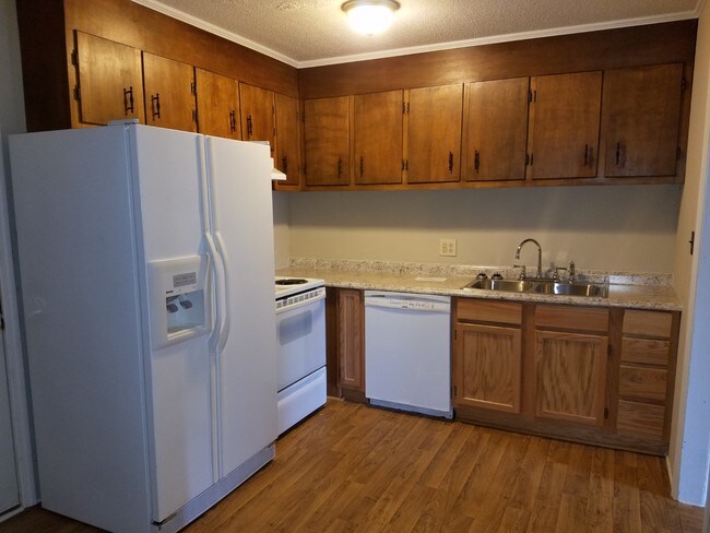Kitchen - 3624 Yarbrough Ave