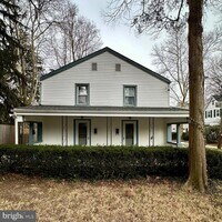 Building Photo - 2 Titus Ave