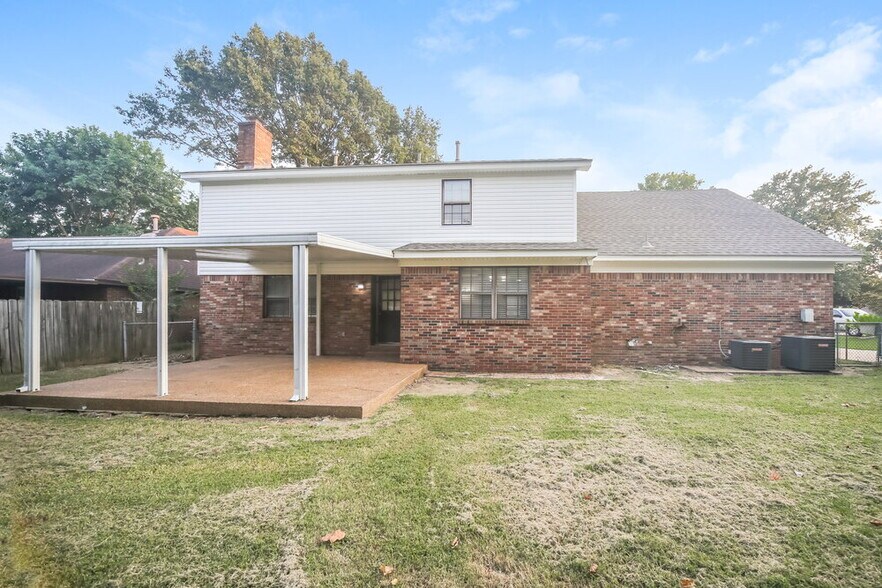 Building Photo - 312 Clarington Dr