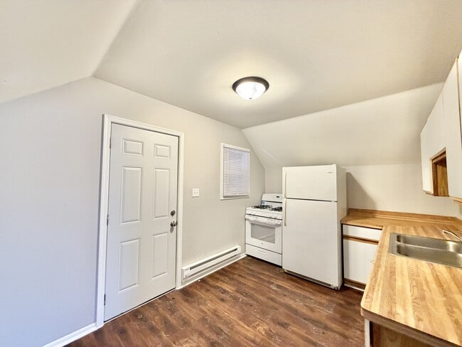 Building Photo - 1310 Copeland Ave