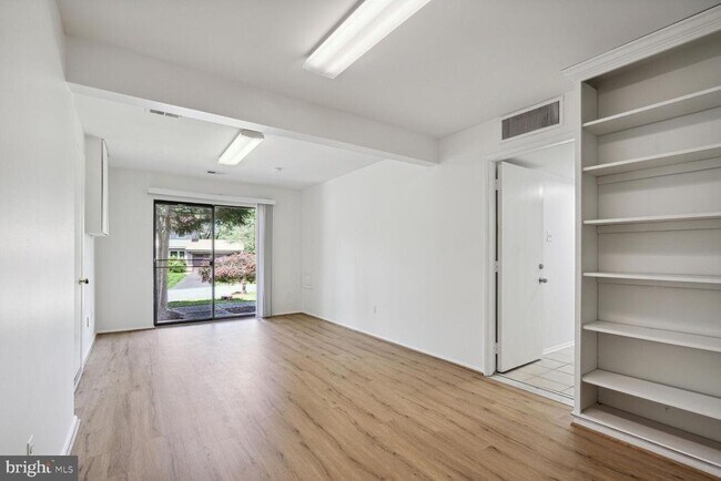Building Photo - 11512 Alcinda Ln
