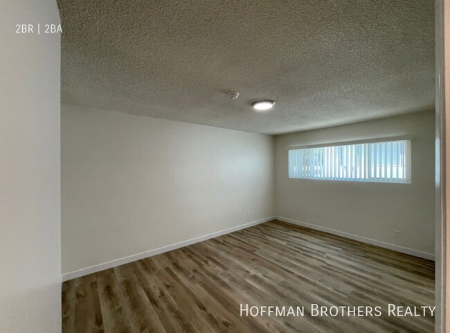 Building Photo - 6041 Whitsett Ave