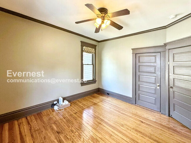 Building Photo - 1801 11th Pl S