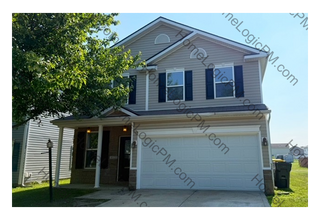 Building Photo - EAST SIDE 4 BEDROOM NEWER HOME AVAILABLE NOW!