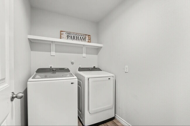 Building Photo - 7302 Star Gazer Dr