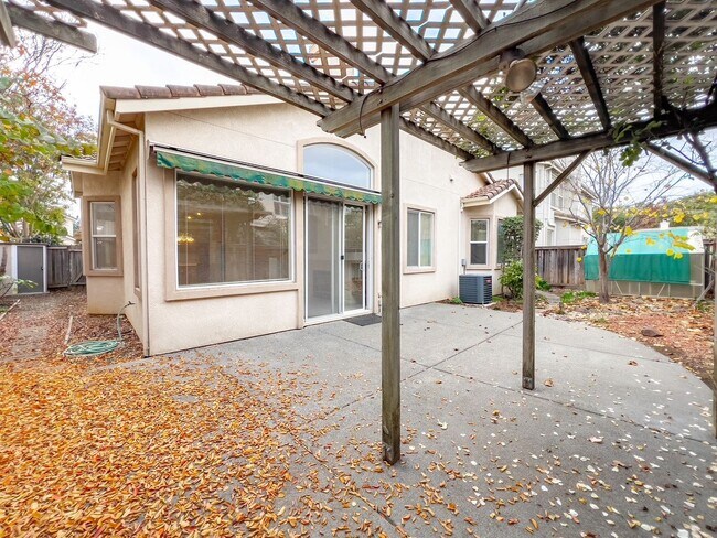 Building Photo - Charming Three Bedroom Napa Home Close to Queen of the Valley Medical Center