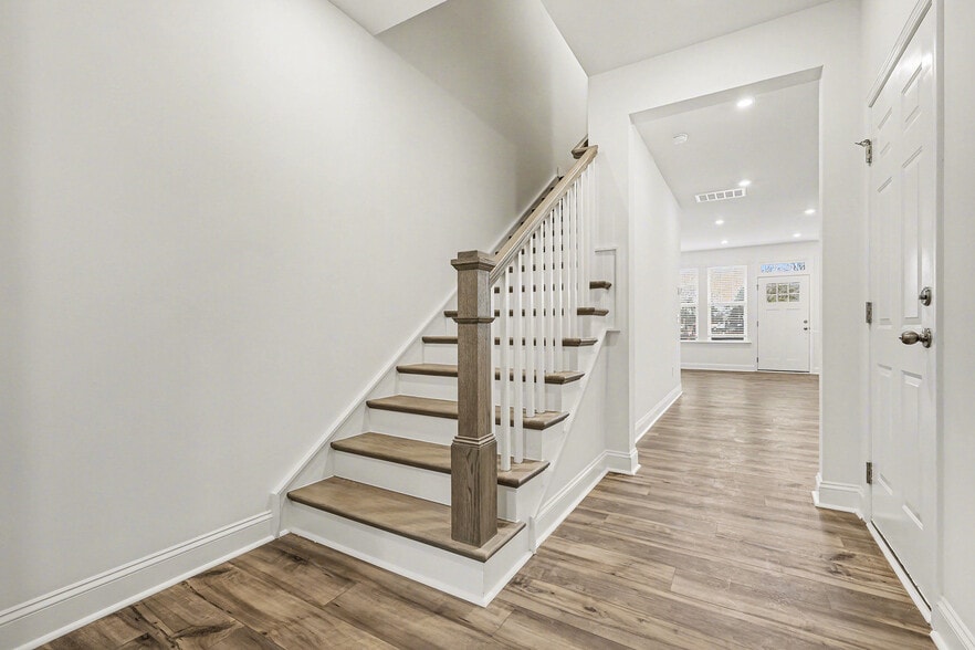 Building Photo - 2915 Herringbone Rd