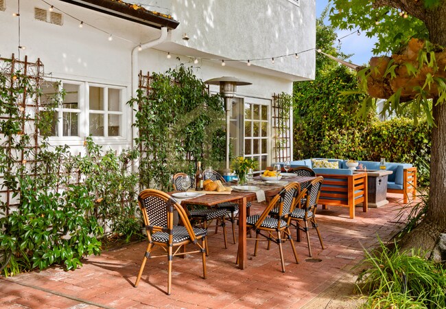 Building Photo - 1476 Crestline Dr