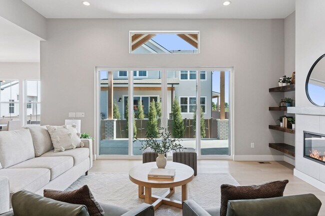 Building Photo - New Charming Berthoud Home with Modern Com...