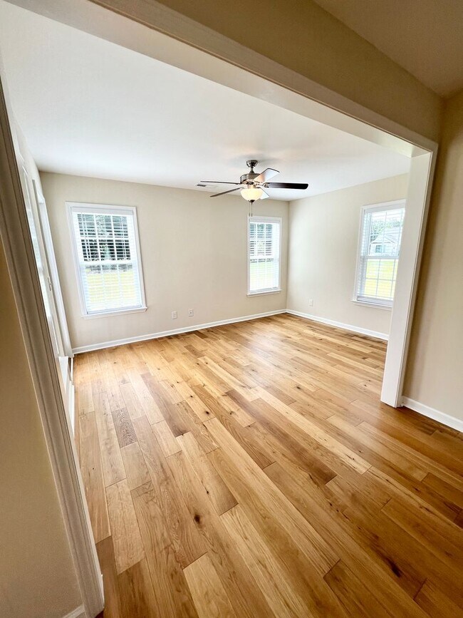 Building Photo - Beautiful home in Woodland Lakes! Extended...