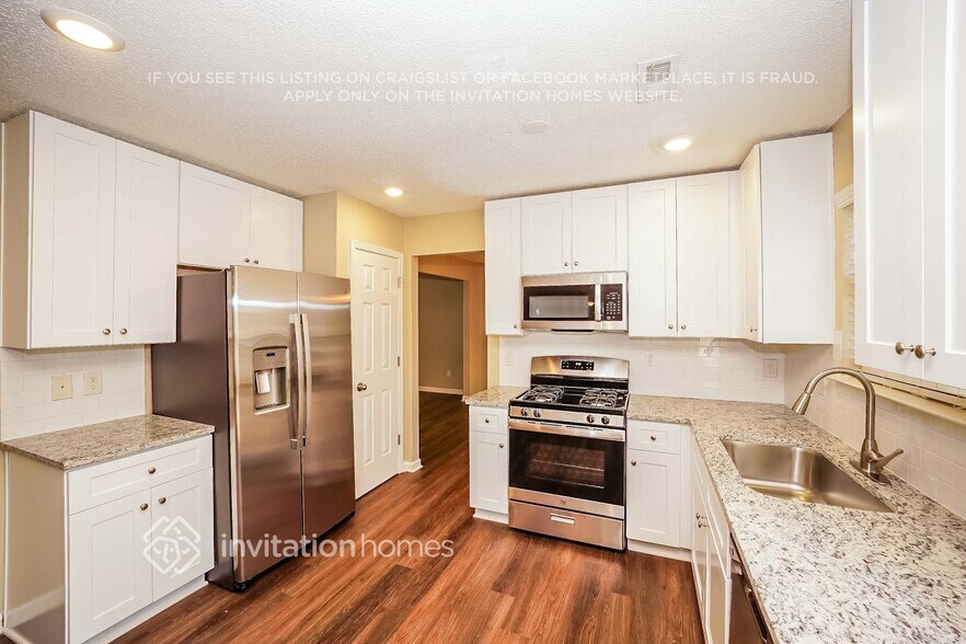 Building Photo - 6625 Forest Cross Dr