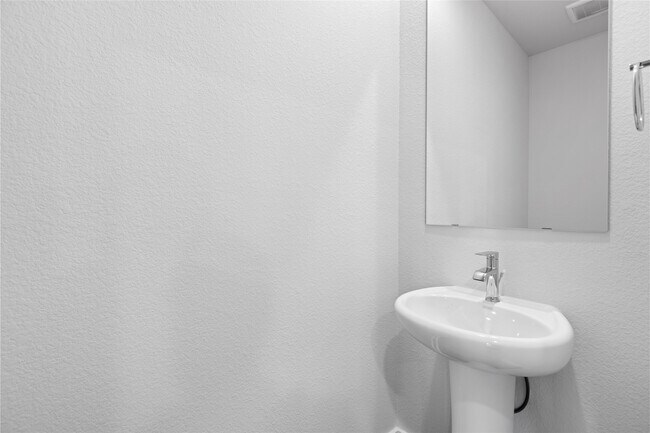 Building Photo - 3035 Dovedale St