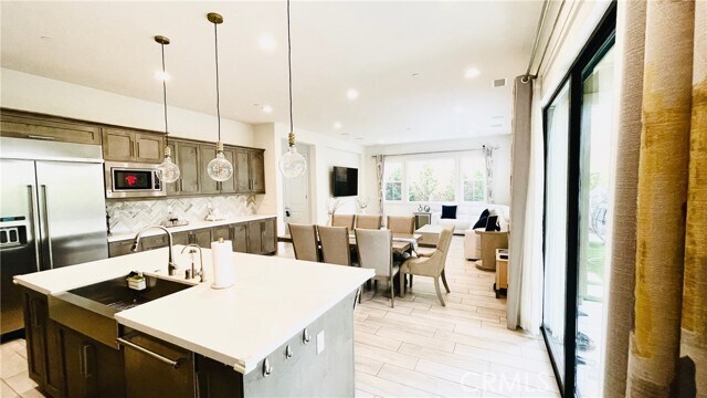 Building Photo - 358 Pinnacle Dr